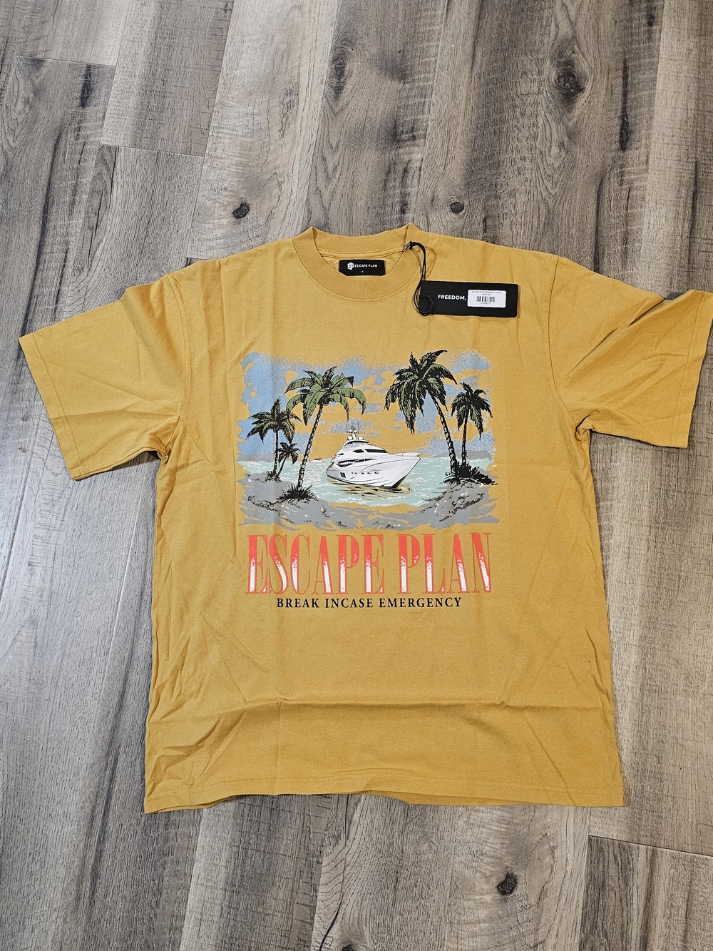 Nwt Escape Plan Yacht Size XL